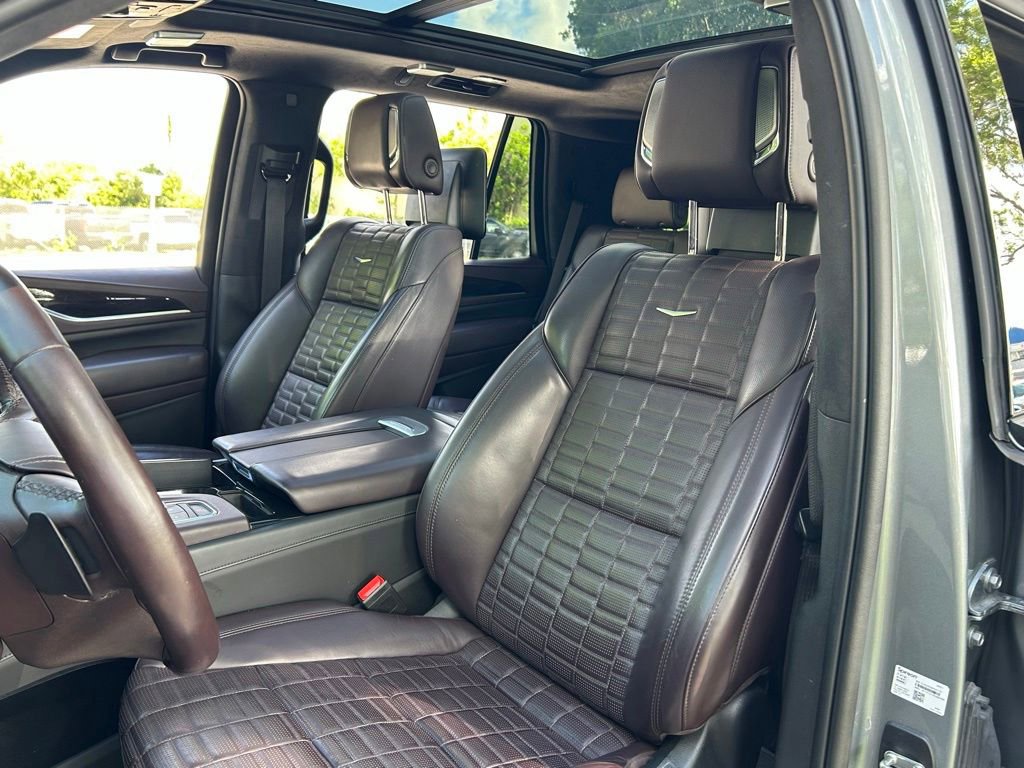 Used 2023 Cadillac Escalade Sport Platinum w/ LPO, ONYX Package AWD/4WD image 19