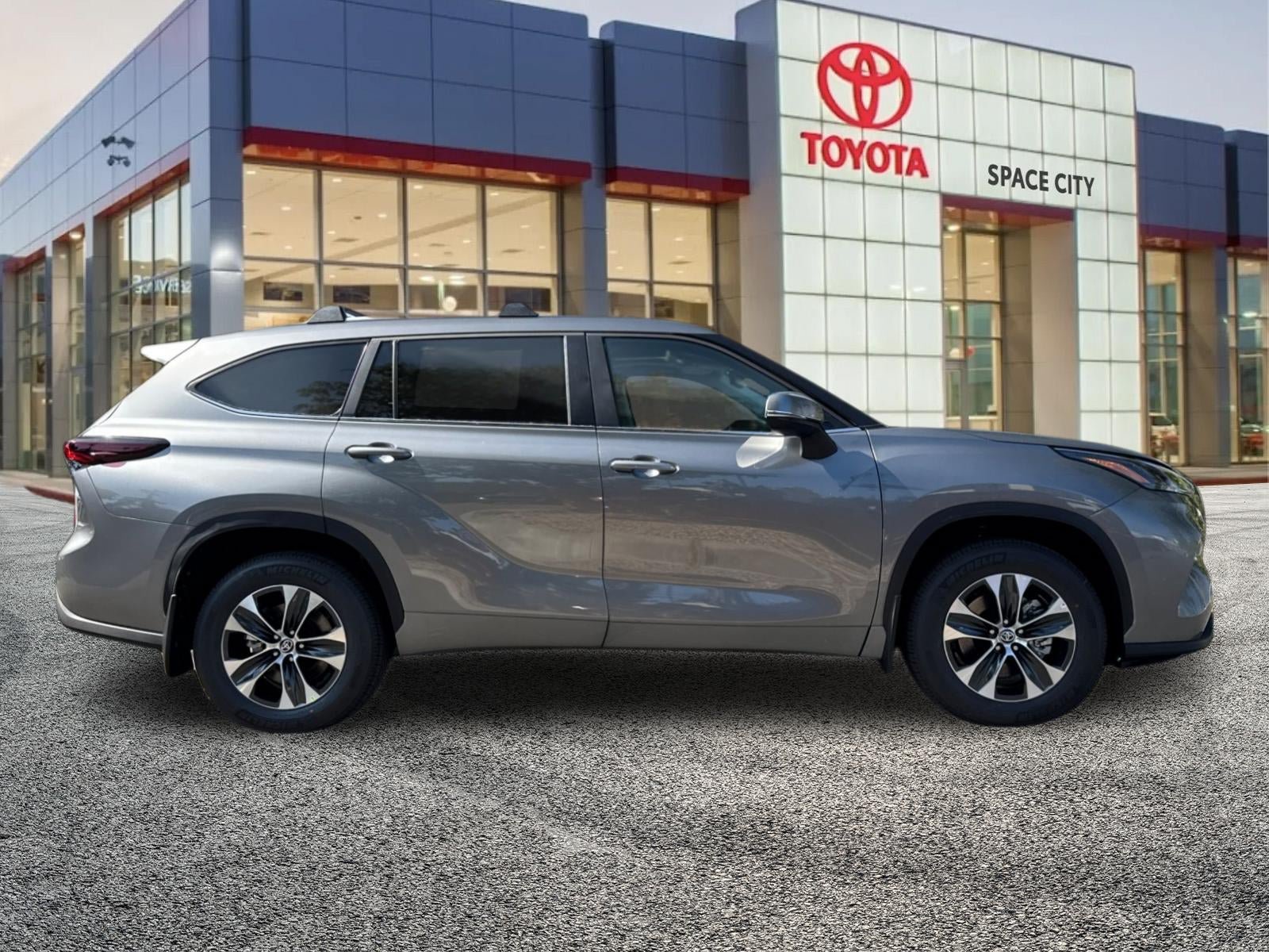 New 2026 Toyota Highlander XLE AWD/4WD image 7
