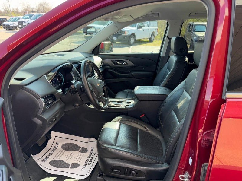 Used 2021 Chevrolet Traverse Premier w/ LPO, Floor Liner Package AWD/4WD image 21