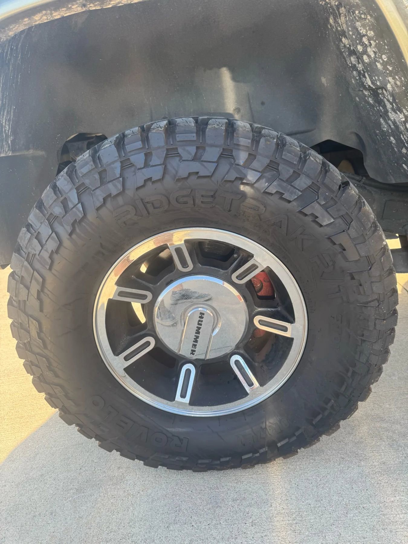 Used 2005 HUMMER H2 w/ Preferred Equipment Group image 25