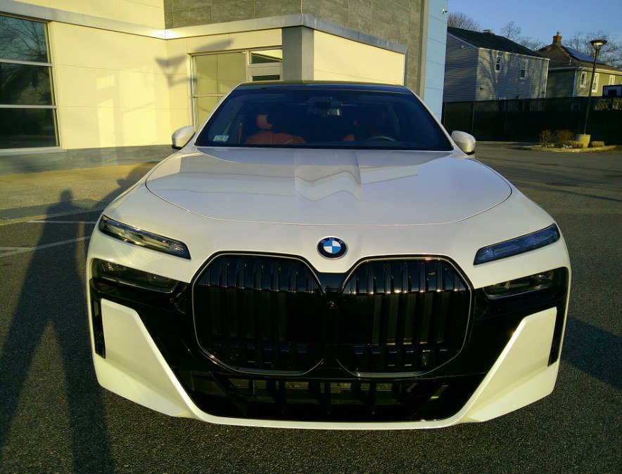 Used 2025 BMW 760i xDrive w/ Executive Package AWD/4WD image 55