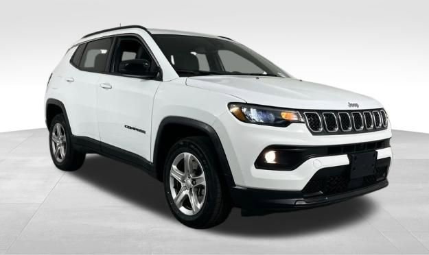 Used 2024 Jeep Compass Latitude AWD/4WD image 48