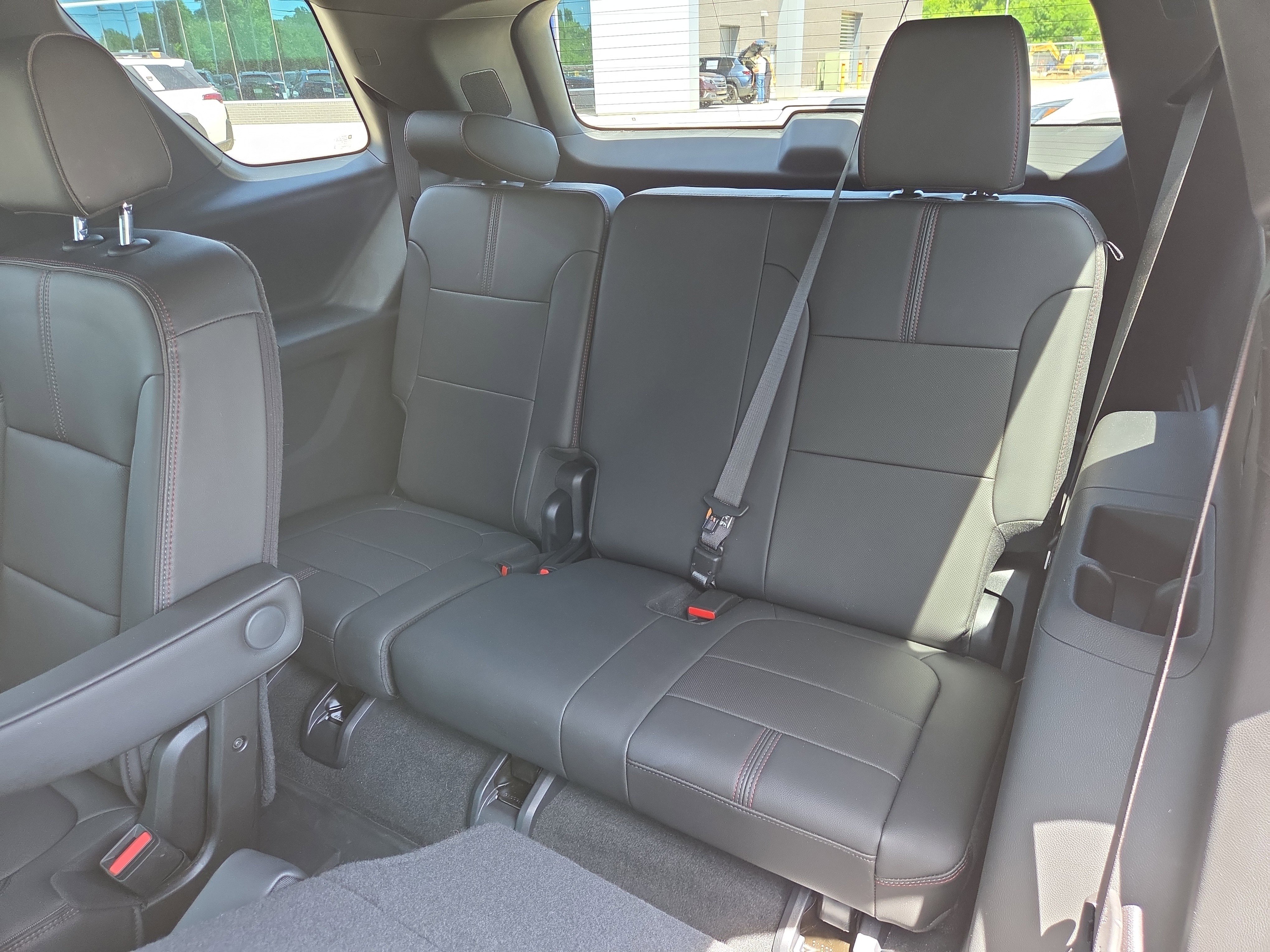 Used 2023 Chevrolet Traverse RS w/ LPO, Floor Liner Package FWD image 12