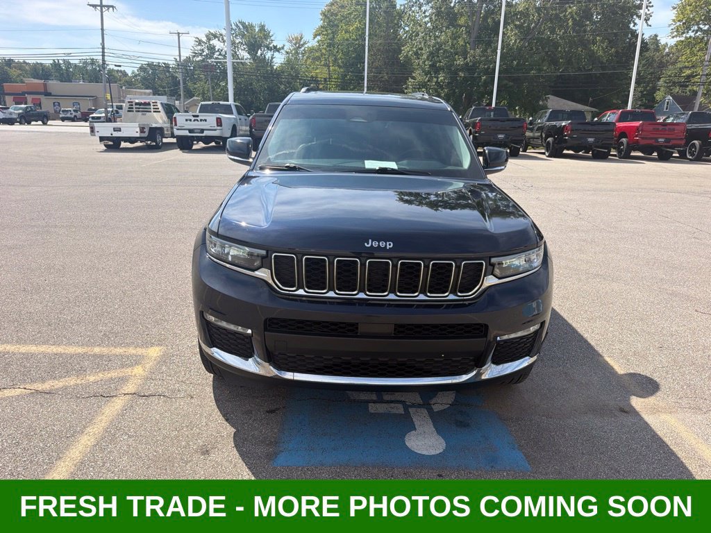 Used 2023 Jeep Grand Cherokee L Limited AWD/4WD image 3