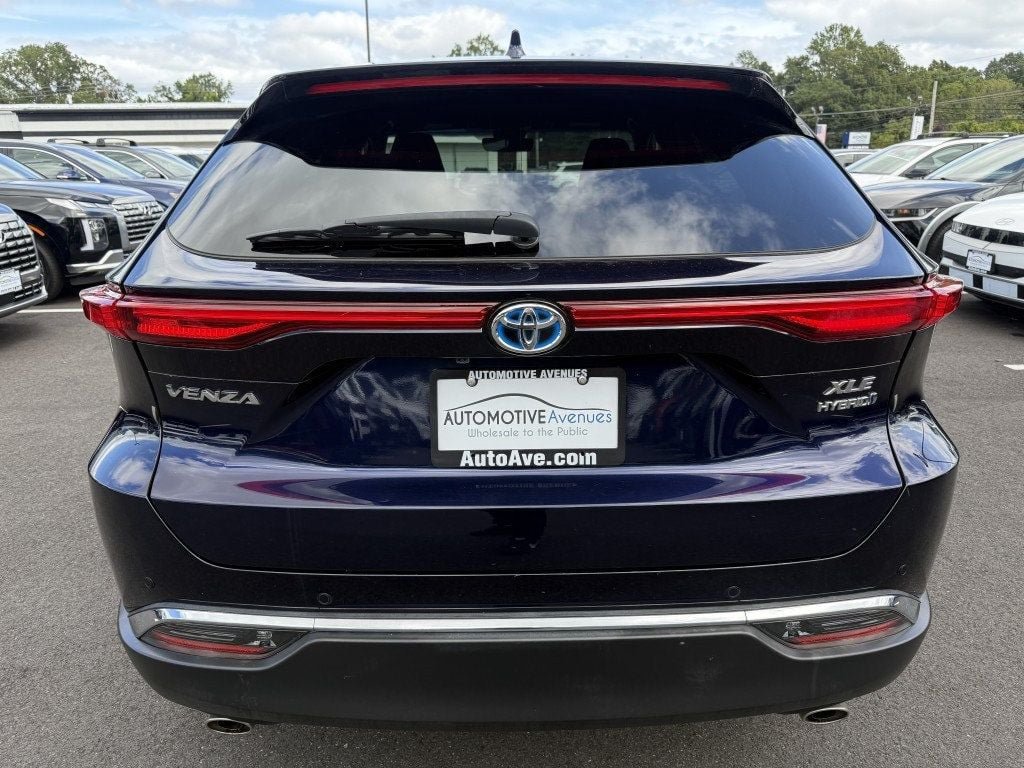 Used 2021 Toyota Venza XLE w/ Softex Package AWD/4WD image 5
