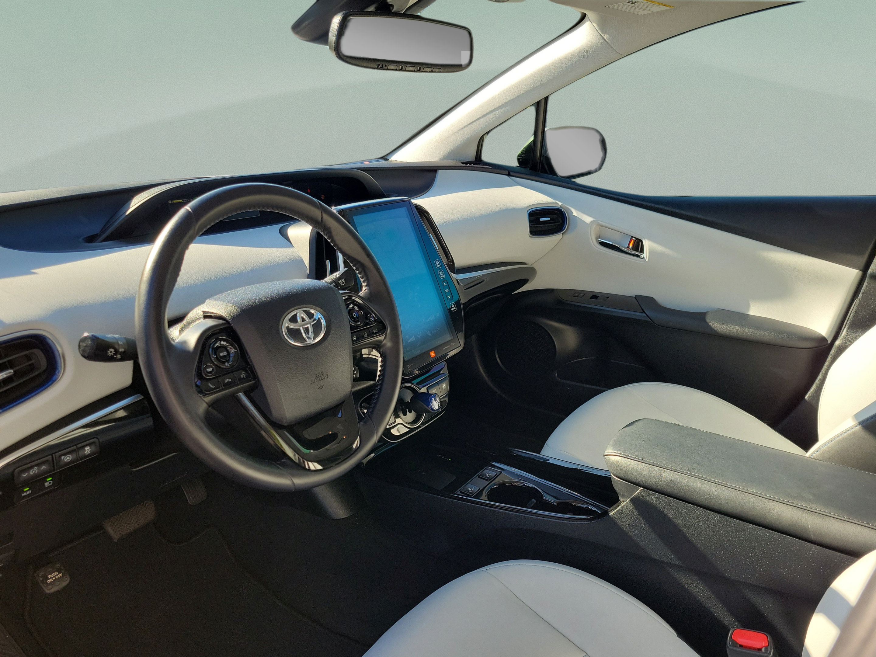 Used 2020 Toyota Prius Limited w/ Premium Convenience Package FWD image 7
