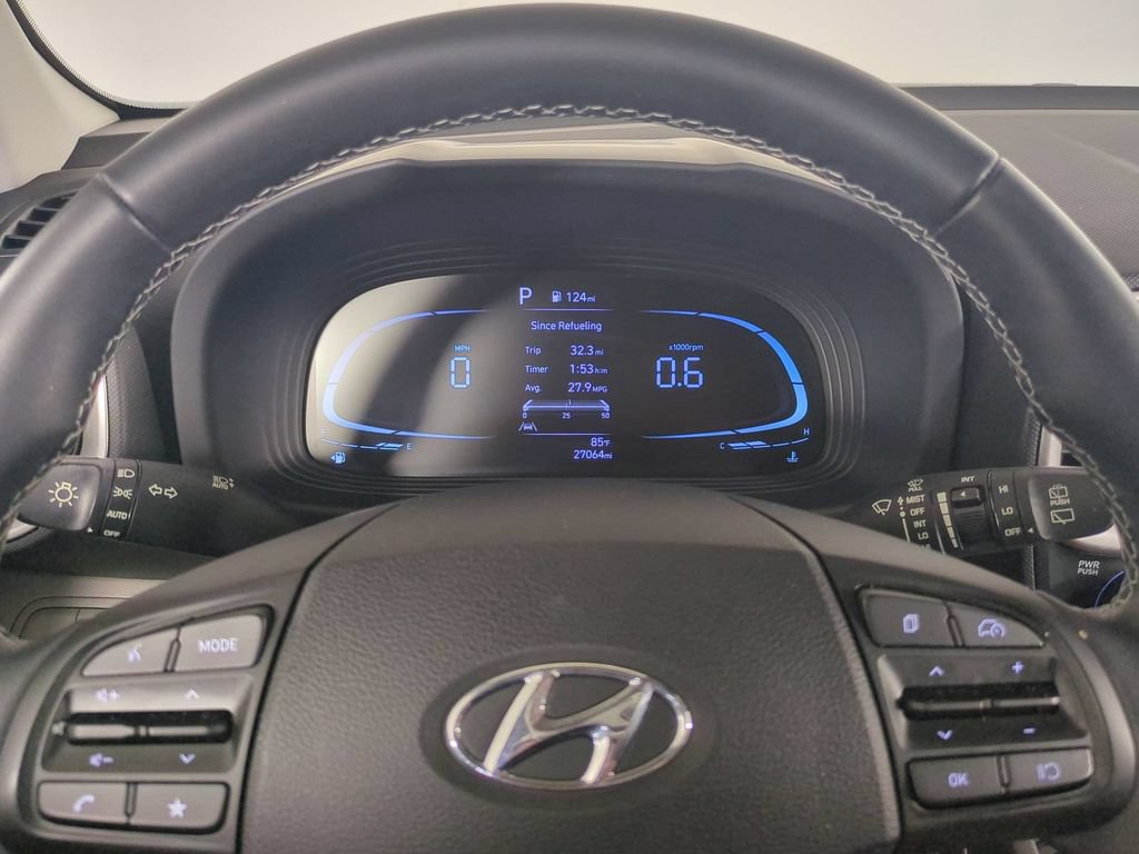 Used 2023 Hyundai Venue SEL FWD image 32