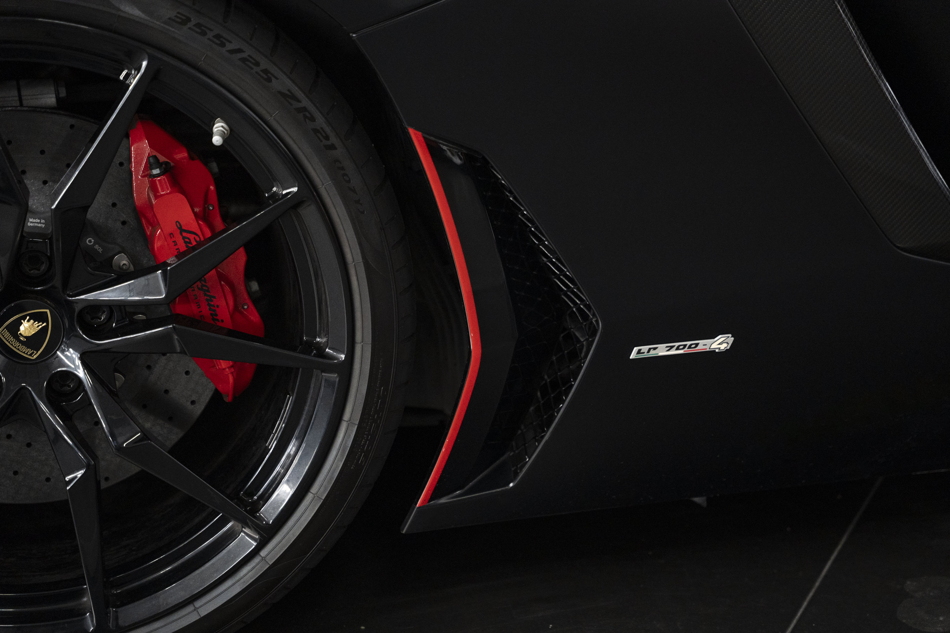 Used 2016 Lamborghini Aventador LP 700-4 AWD/4WD image 13