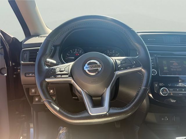 Used 2018 Nissan Rogue SV w/ Premium Package AWD/4WD image 13