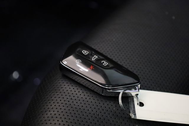 Used 2024 Volkswagen Atlas SEL Premium R-Line image 38