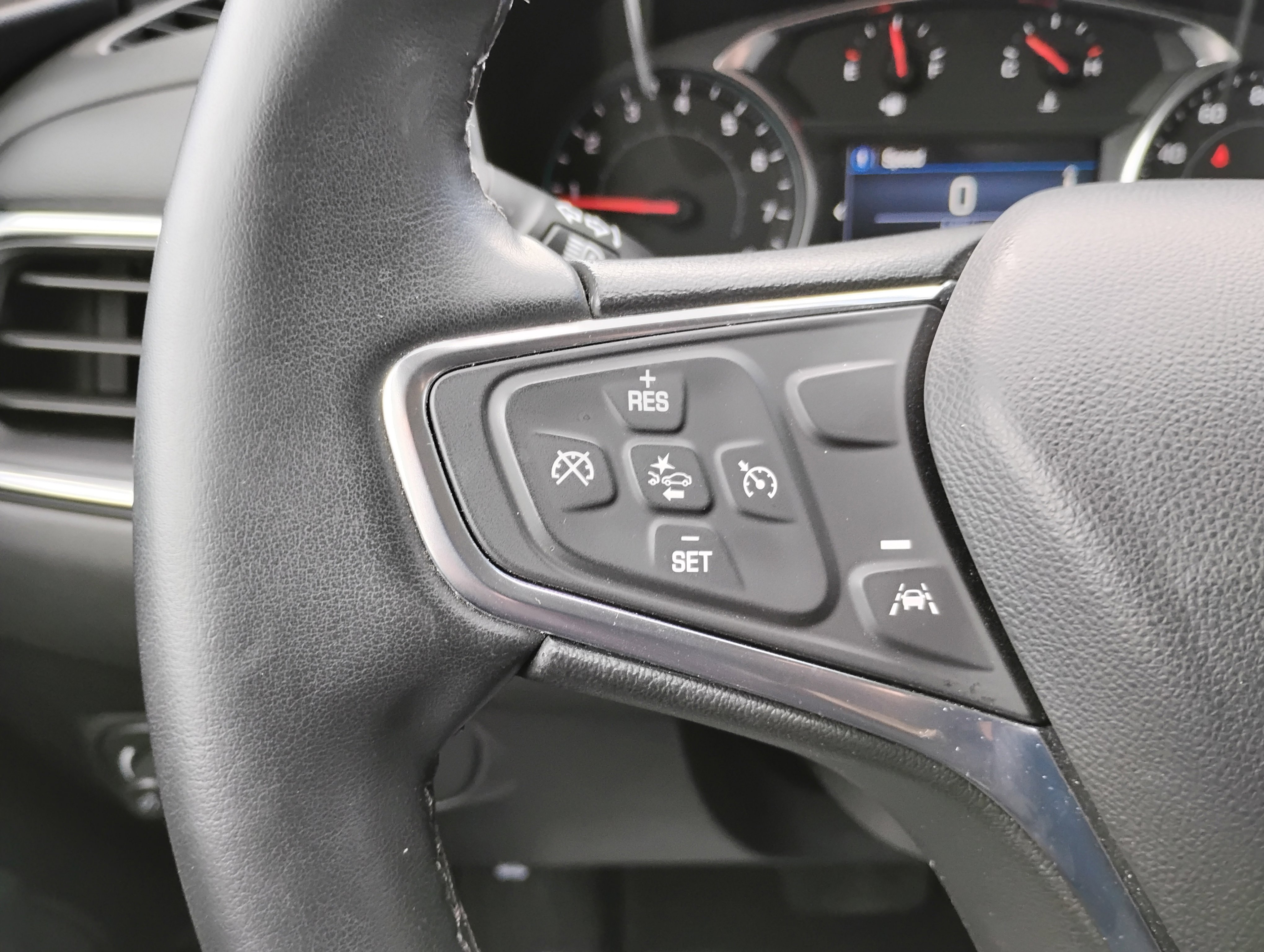 Used 2024 Chevrolet Equinox LT FWD image 10