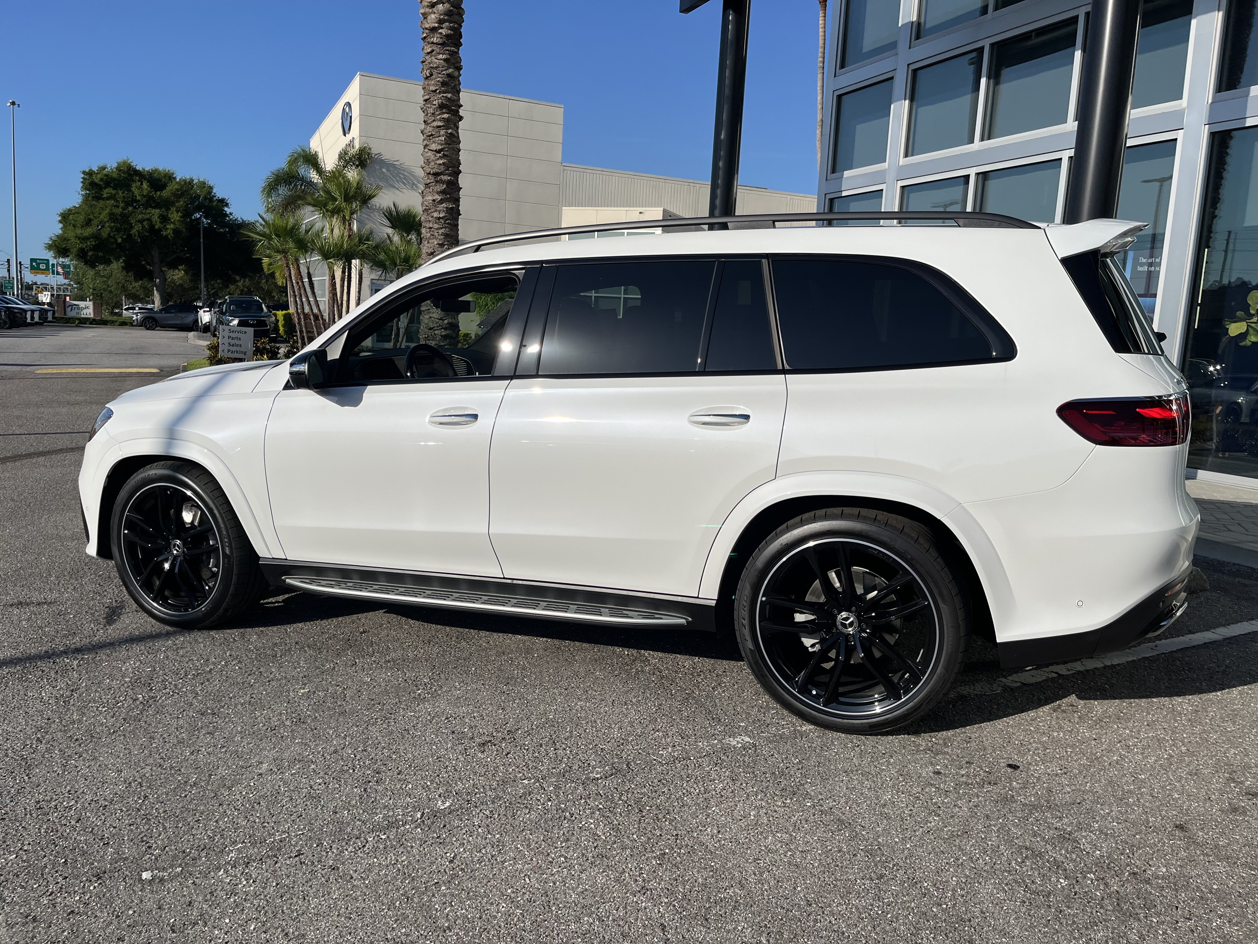 New 2026 Mercedes-Benz GLS 450 4MATIC image 4