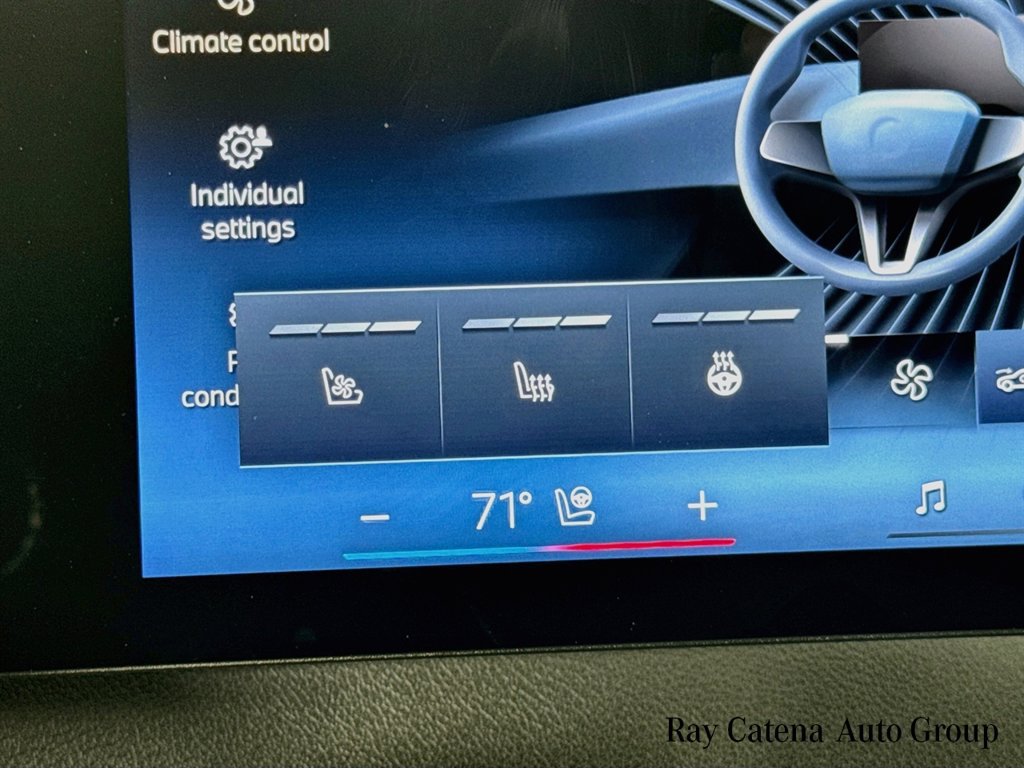 Used 2024 BMW iX xDrive50 w/ Premium Package AWD/4WD image 21