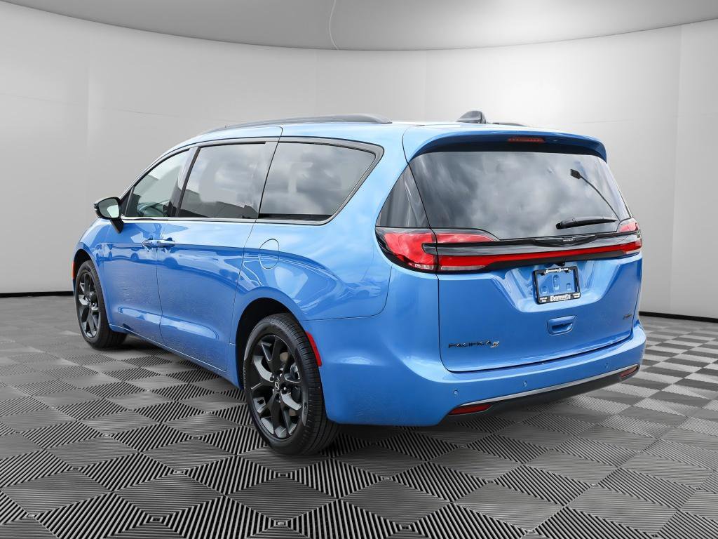 New 2026 Chrysler Pacifica Select AWD/4WD image 5