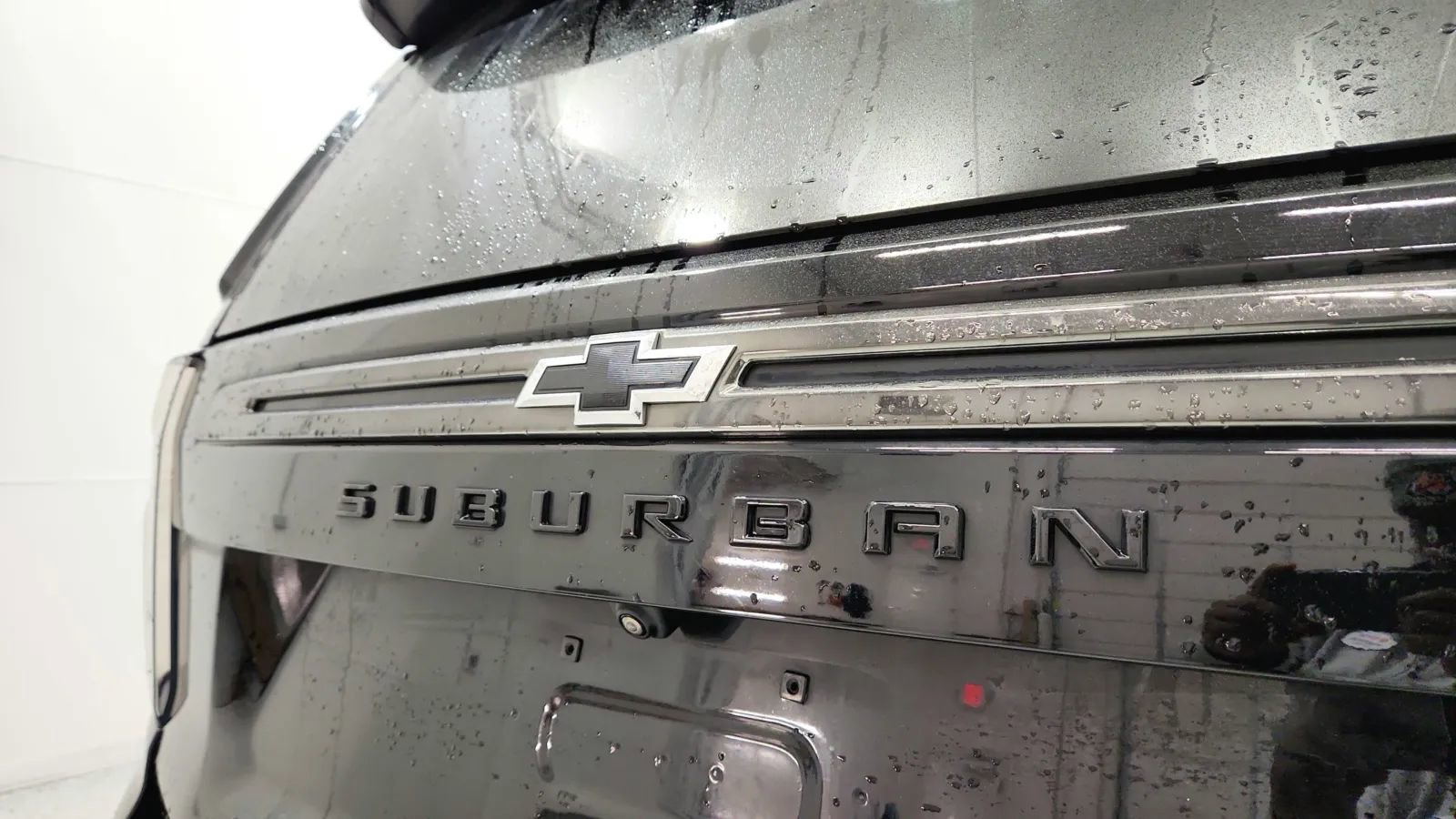 Used 2022 Chevrolet Suburban RST w/ Sport Performance Package image 16