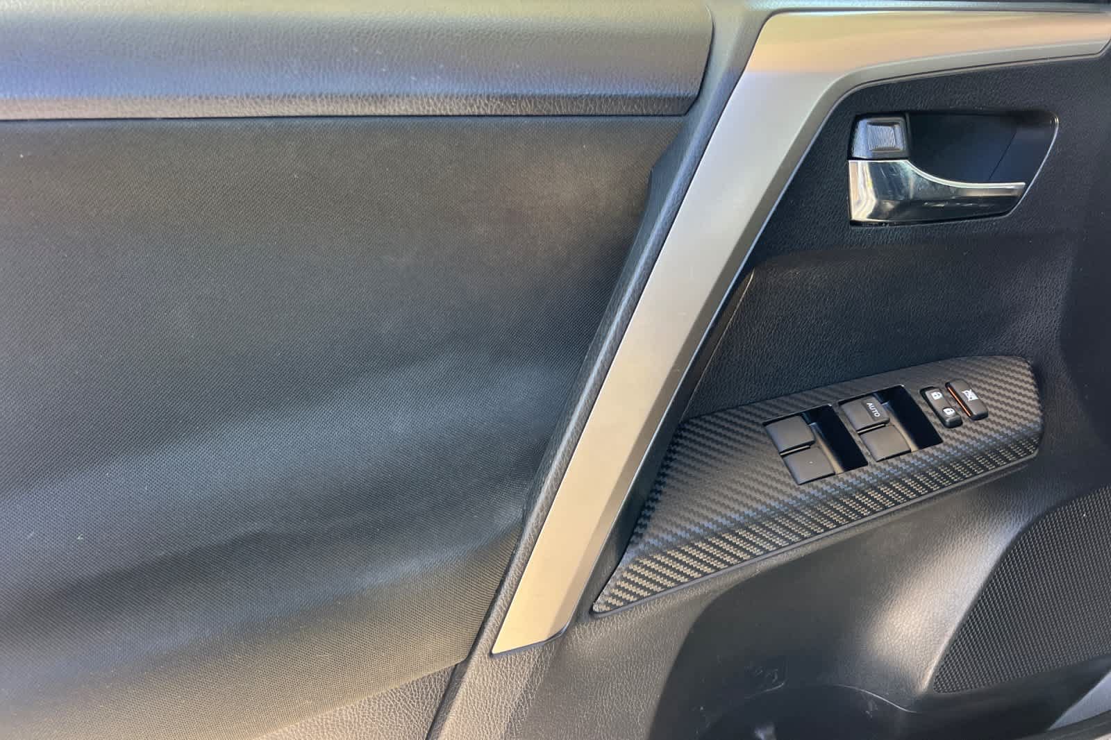 Used 2014 Toyota RAV4 XLE FWD image 12