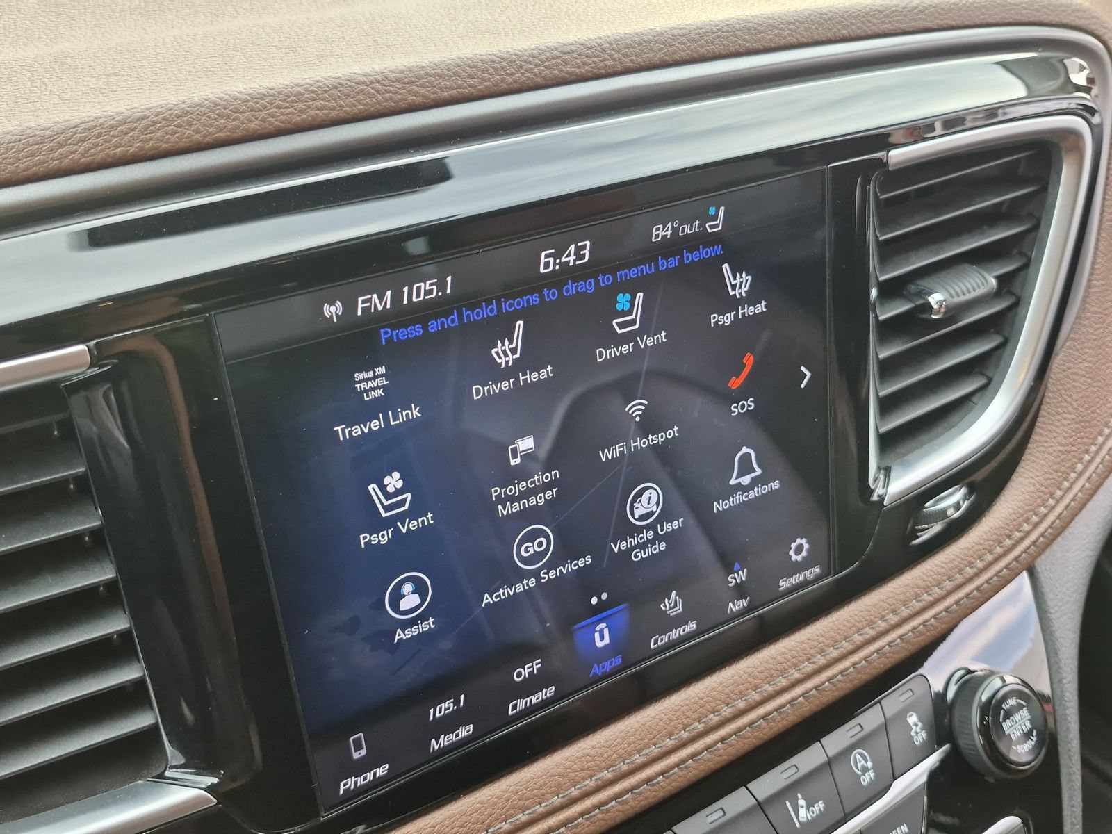 Used 2019 Chrysler Pacifica Limited w/ Tire & Wheel Group FWD image 23