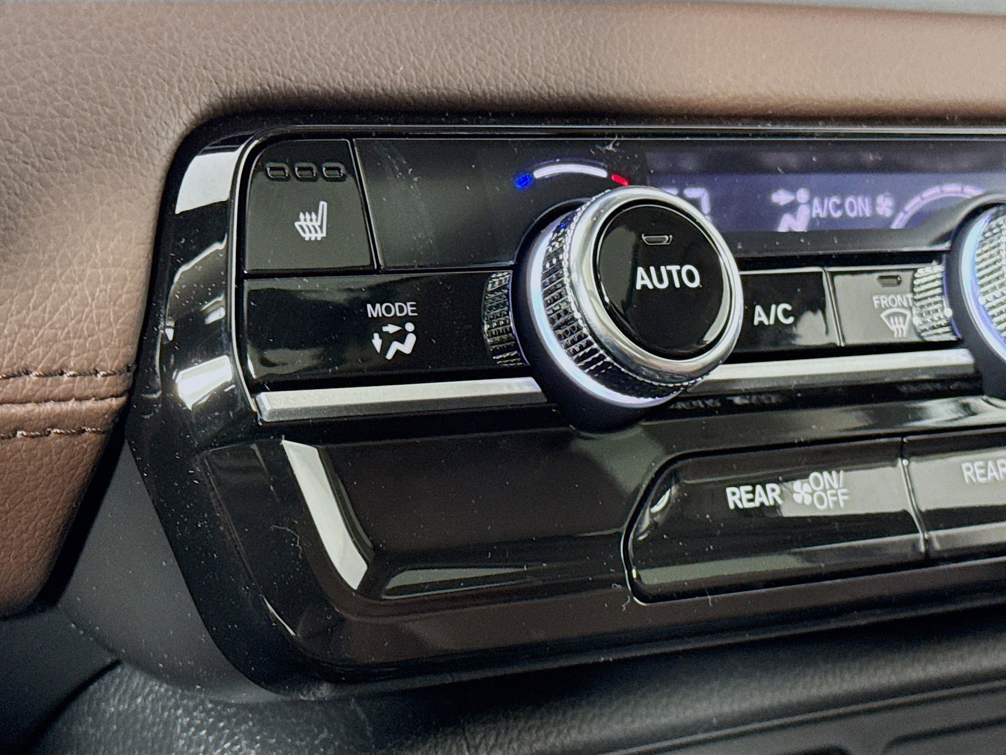 New 2026 Honda Pilot Touring image 21