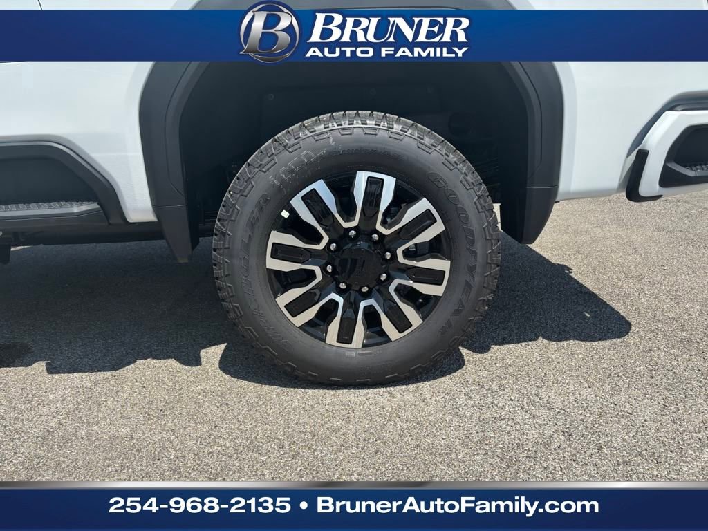 New 2025 GMC Sierra 2500 Denali Ultimate image 9