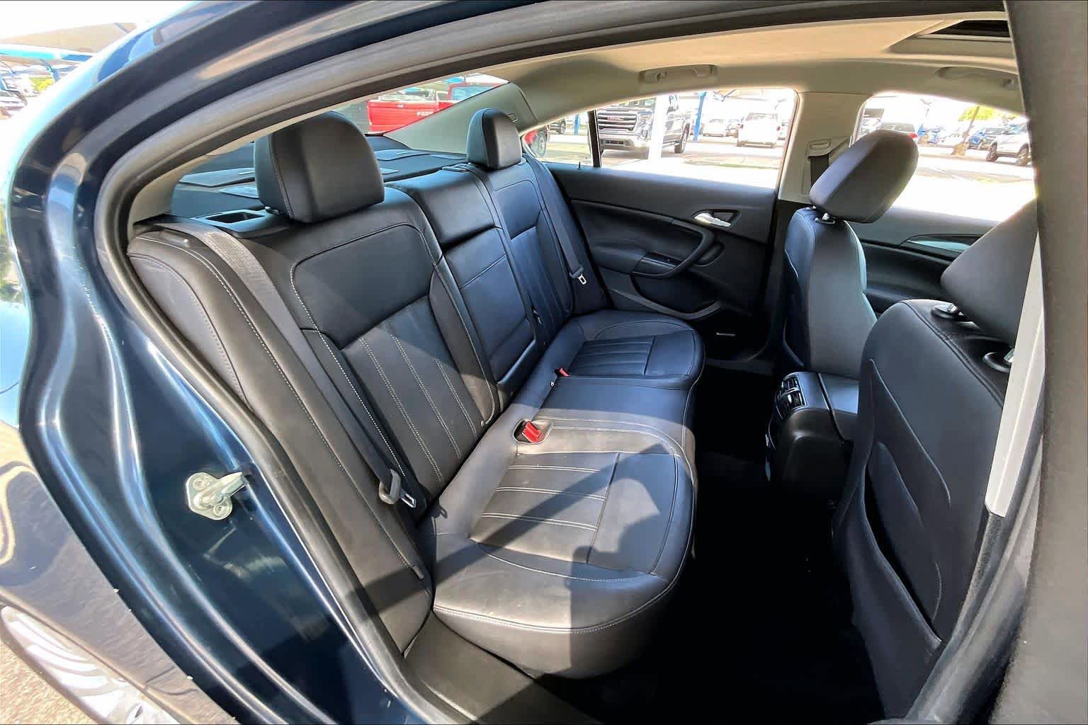 Used 2011 Buick Regal CXL w/ RL5 Preferred Equipment Group FWD image 19