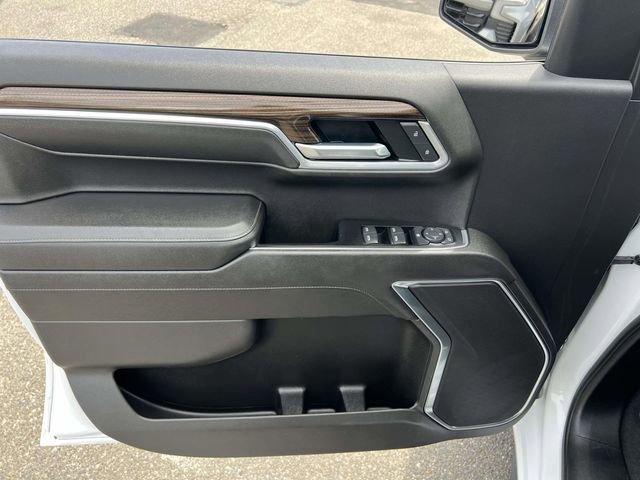 Used 2022 Chevrolet Silverado 1500 LT AWD/4WD image 17