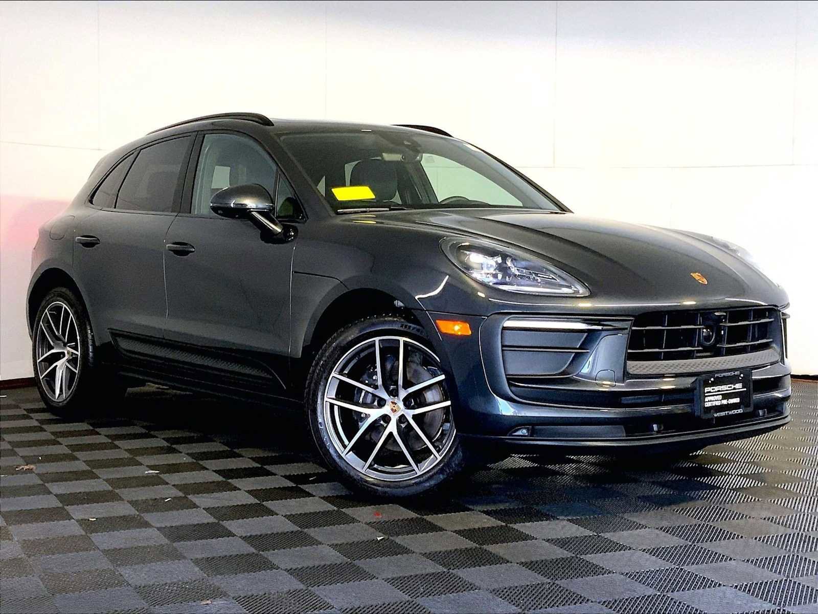 Used 2025 Porsche Macan image 9