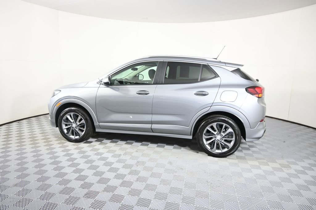 Used 2023 Buick Encore GX Select w/ Sport Touring Package image 3