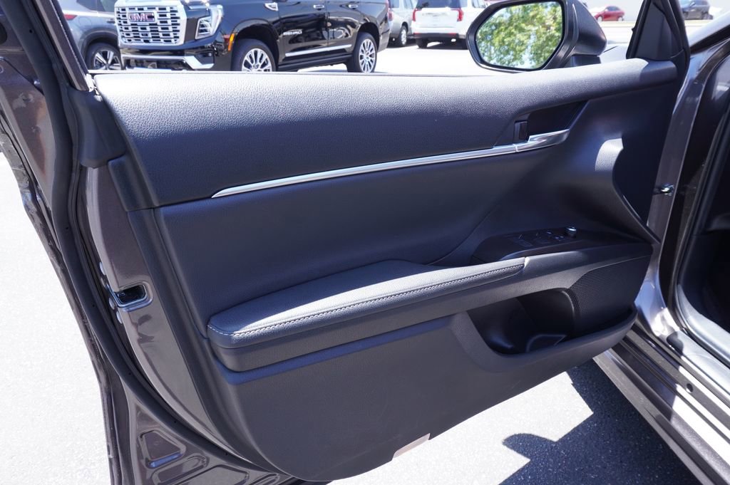 Used 2022 Toyota Camry XSE w/ Carpet Mat Package (TMS) FWD image 14