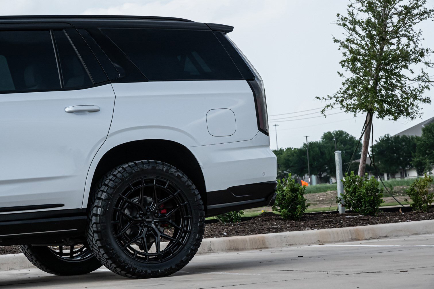 Used 2026 Cadillac Escalade V w/ LPO, ONYX Package AWD/4WD image 47