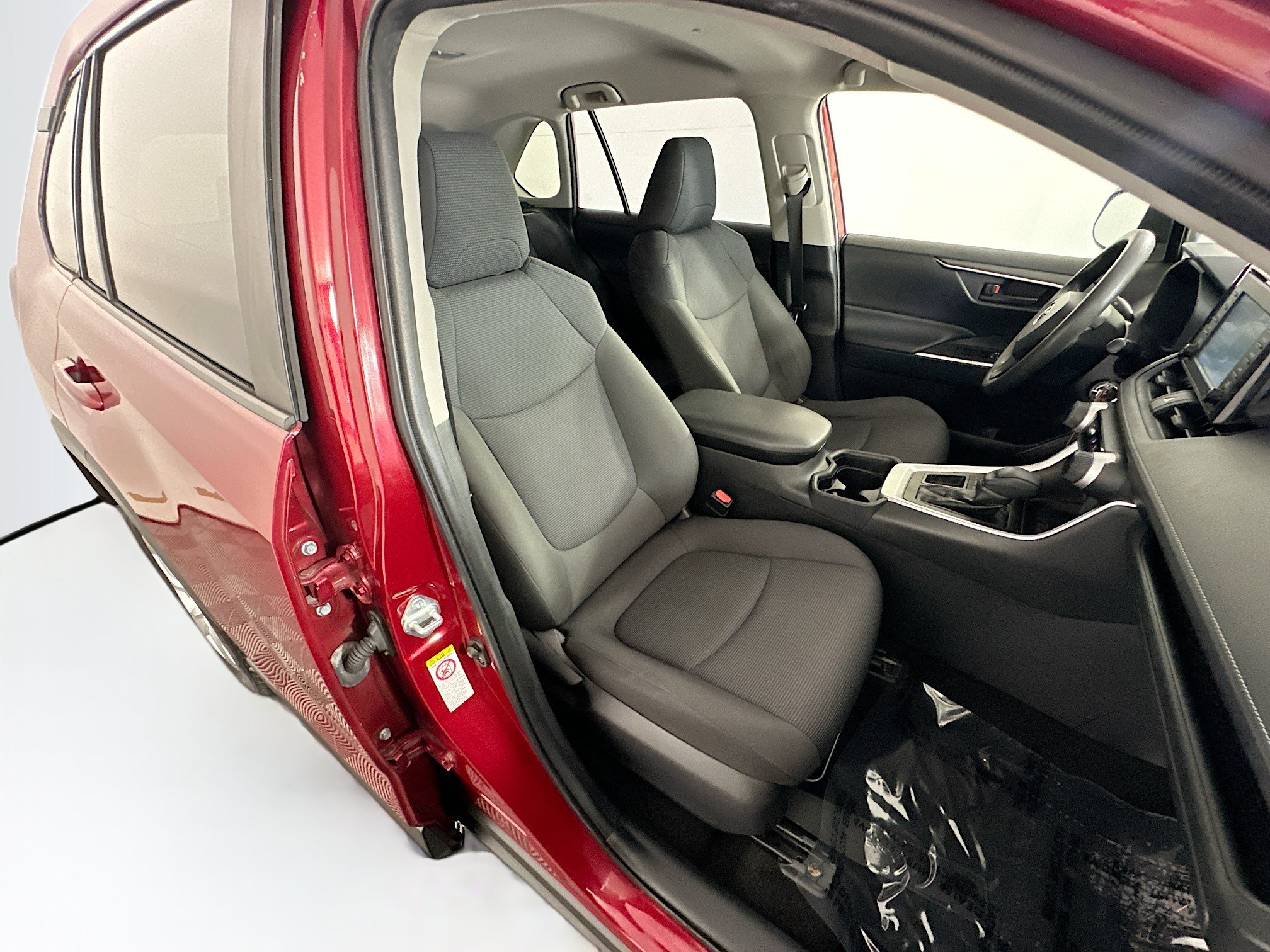 Used 2019 Toyota RAV4 LE FWD image 27