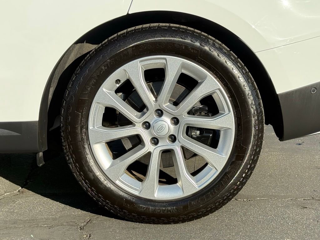 Used 2024 Land Rover Range Rover Sport SE image 16