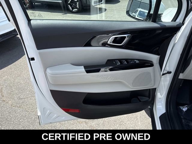 Used 2024 Kia Carnival EX FWD image 13