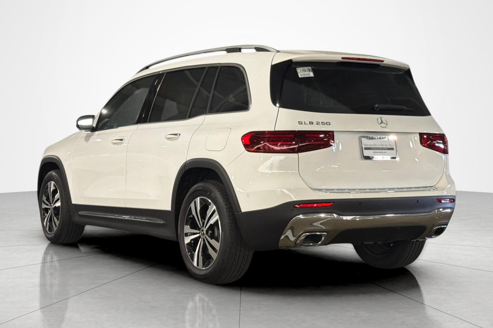 New 2026 Mercedes-Benz GLB 250 image 3