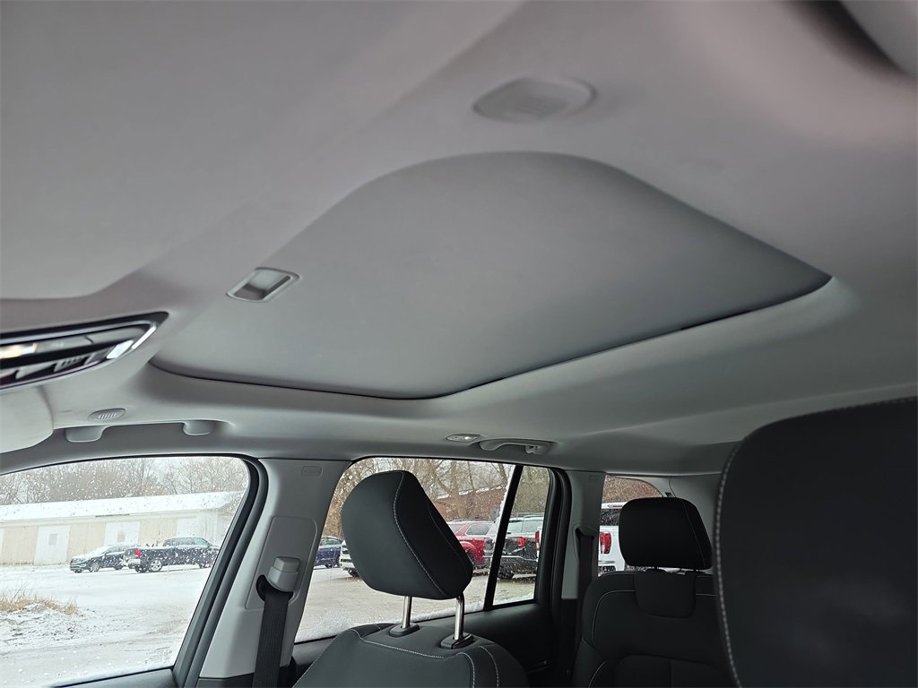 Used 2023 Jeep Grand Cherokee Laredo image 28