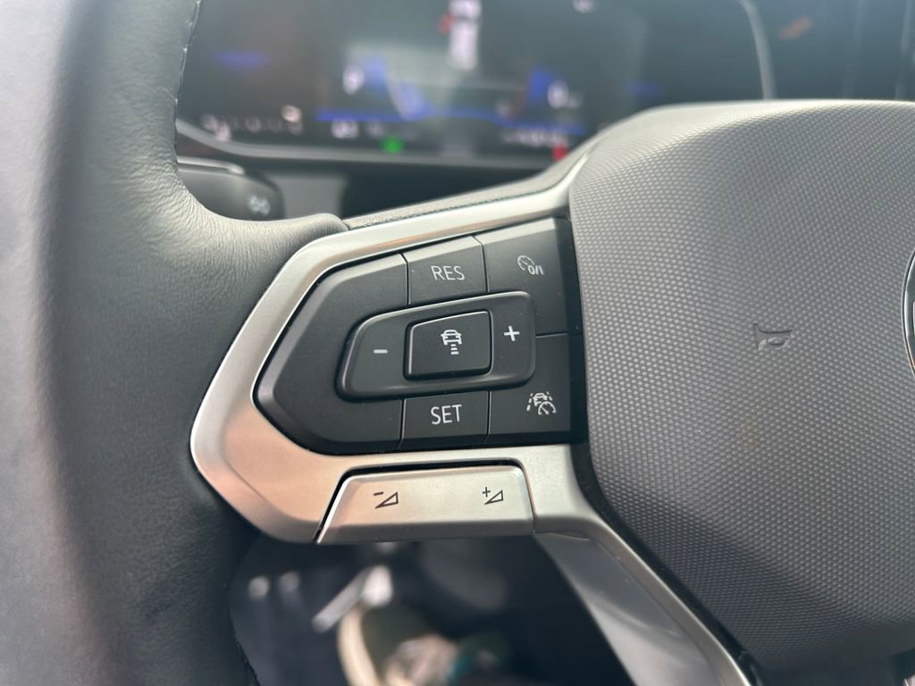 Used 2025 Volkswagen Jetta S image 17