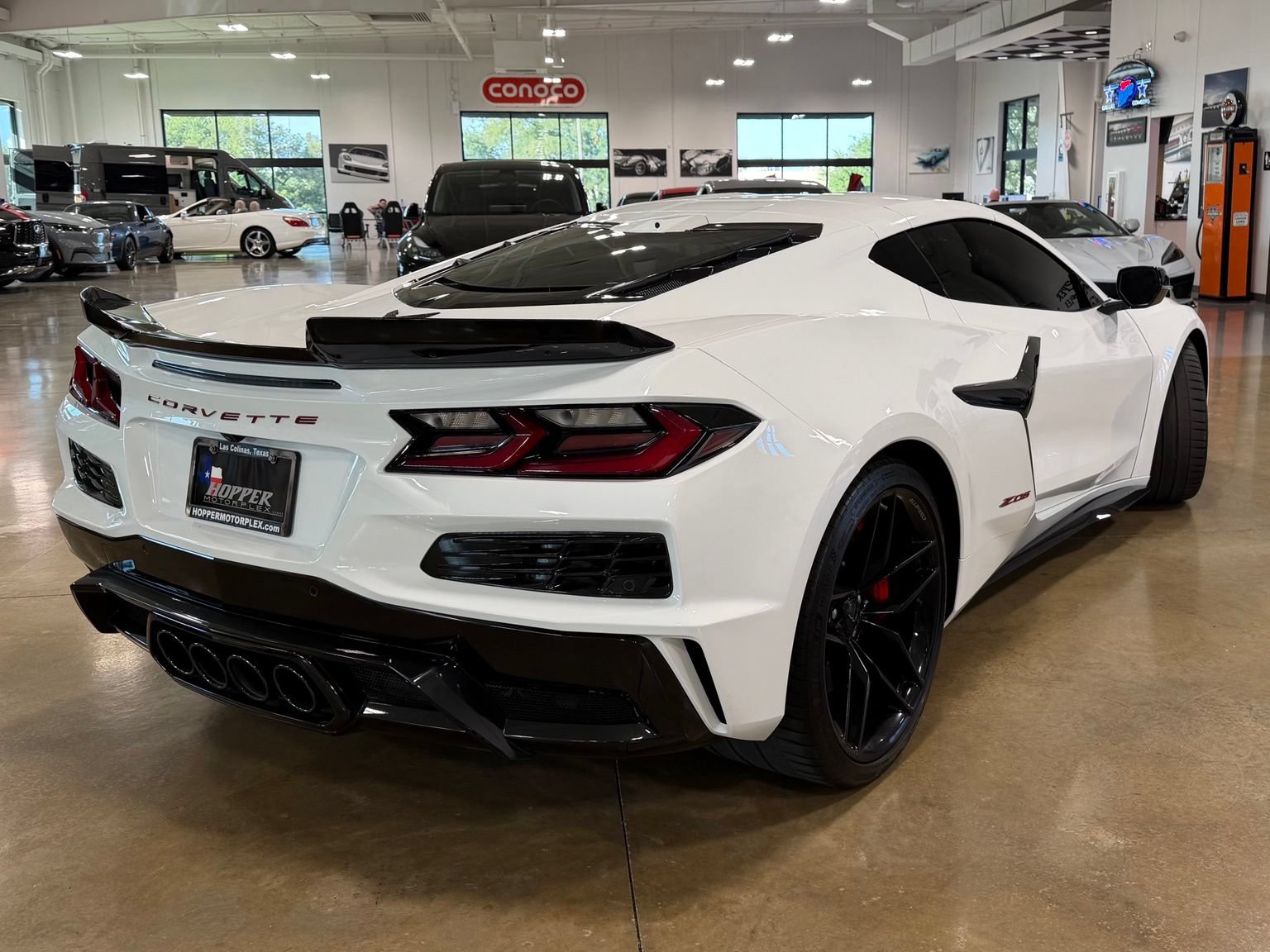 Used 2025 Chevrolet Corvette Z06 RWD image 5