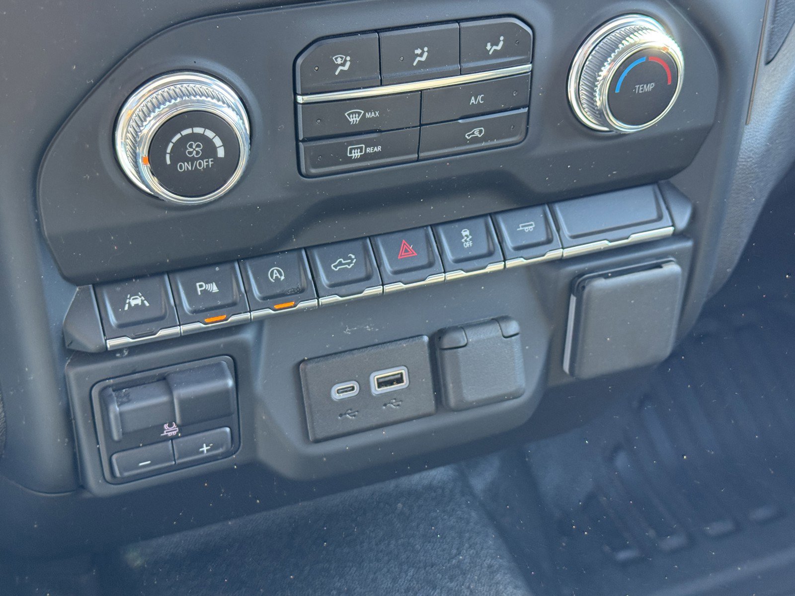 Used 2025 GMC Sierra 1500 Pro w/ Pro Value Package image 22