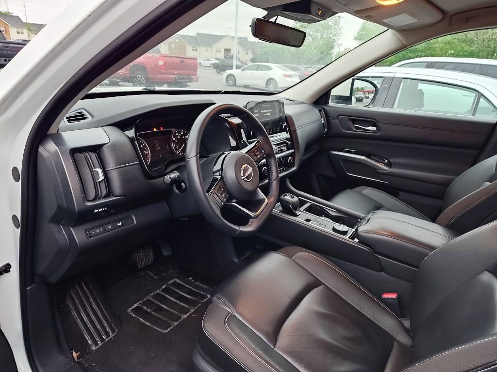 Used 2024 Nissan Pathfinder SL w/ Cargo Package AWD/4WD image 7