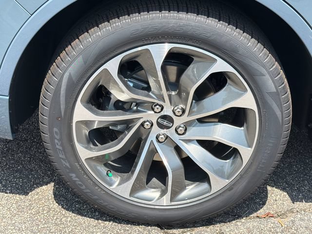 New 2026 Lincoln Aviator AWD w/ Jet Appearance Package image 18