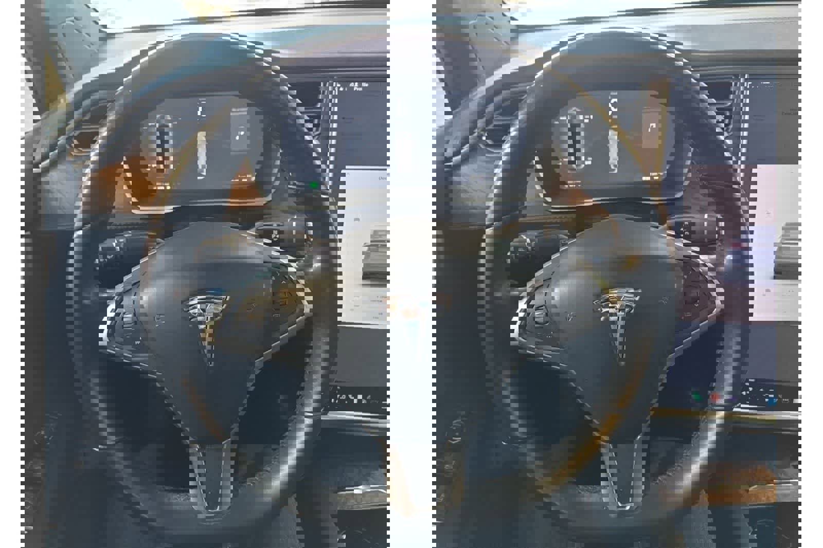 Used 2016 Tesla Model X 75D image 24