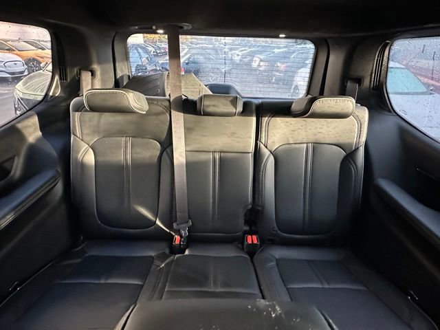 Used 2023 Jeep Grand Wagoneer Series II image 12