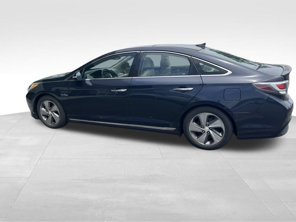 Used 2017 Hyundai Sonata Limited w/ Ultimate Package 02 FWD image 4