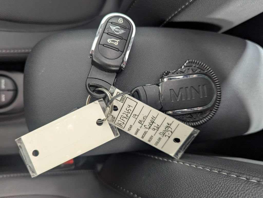 Used 2019 MINI Cooper 4-Door Hardtop FWD image 24