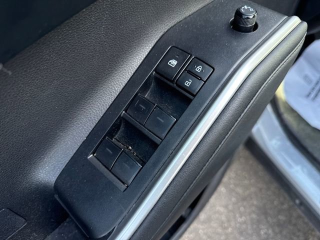 Used 2024 Toyota Highlander XLE image 25