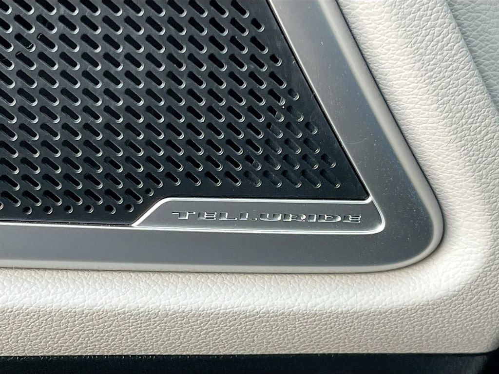 Used 2022 Kia Telluride EX image 19