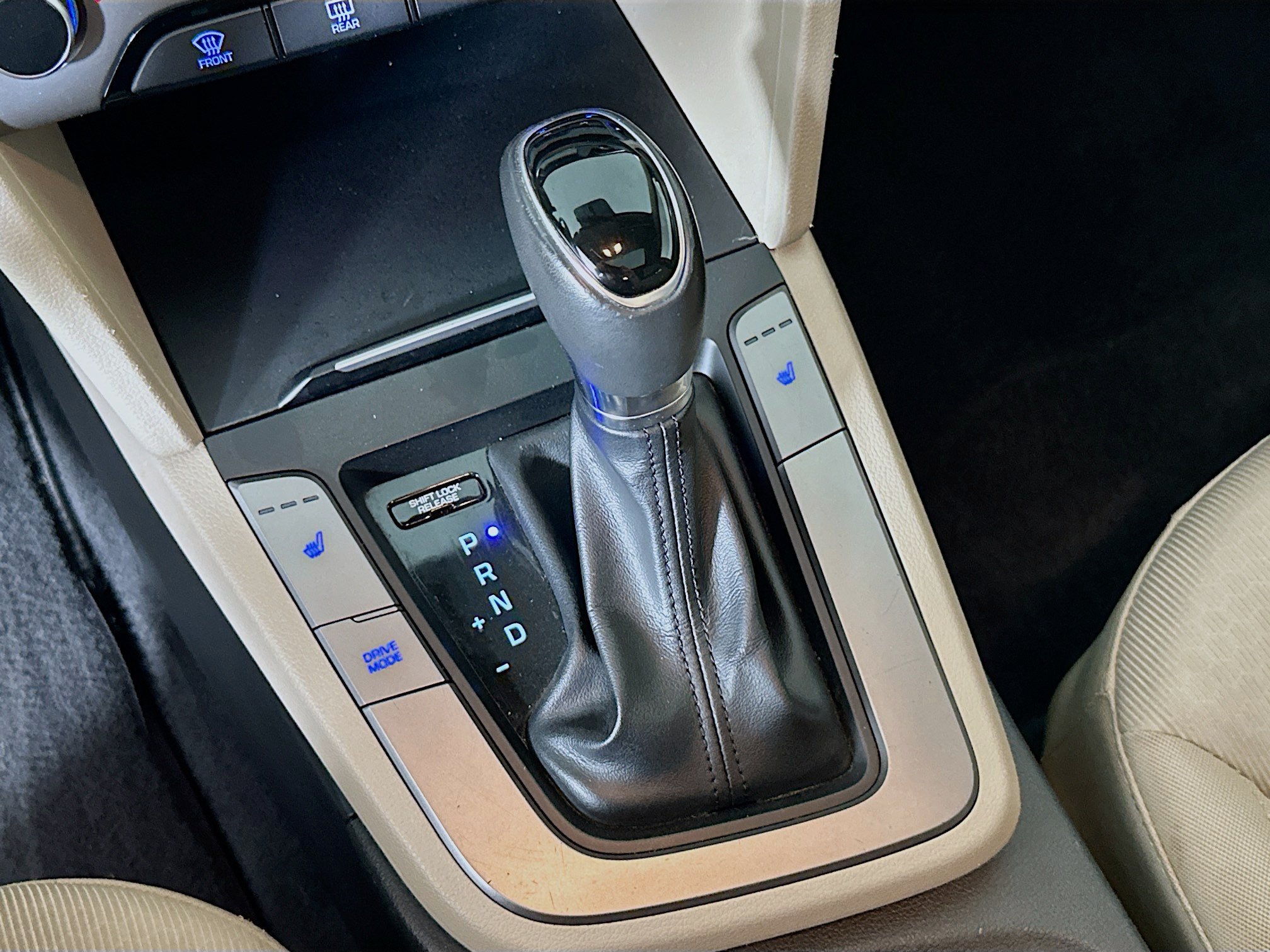 Used 2018 Hyundai Elantra Value Edition FWD image 25