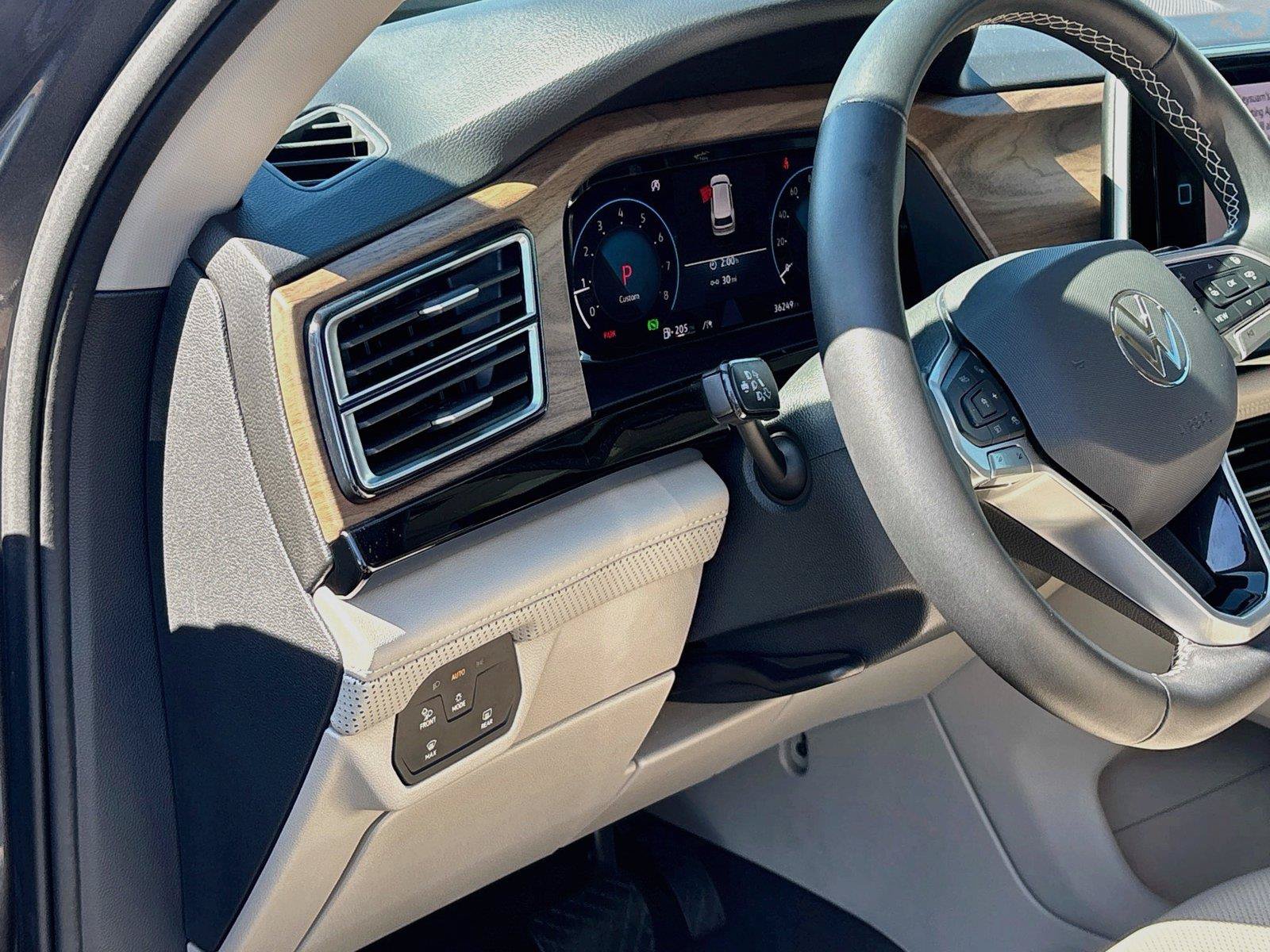 Used 2024 Volkswagen Atlas SE FWD image 10
