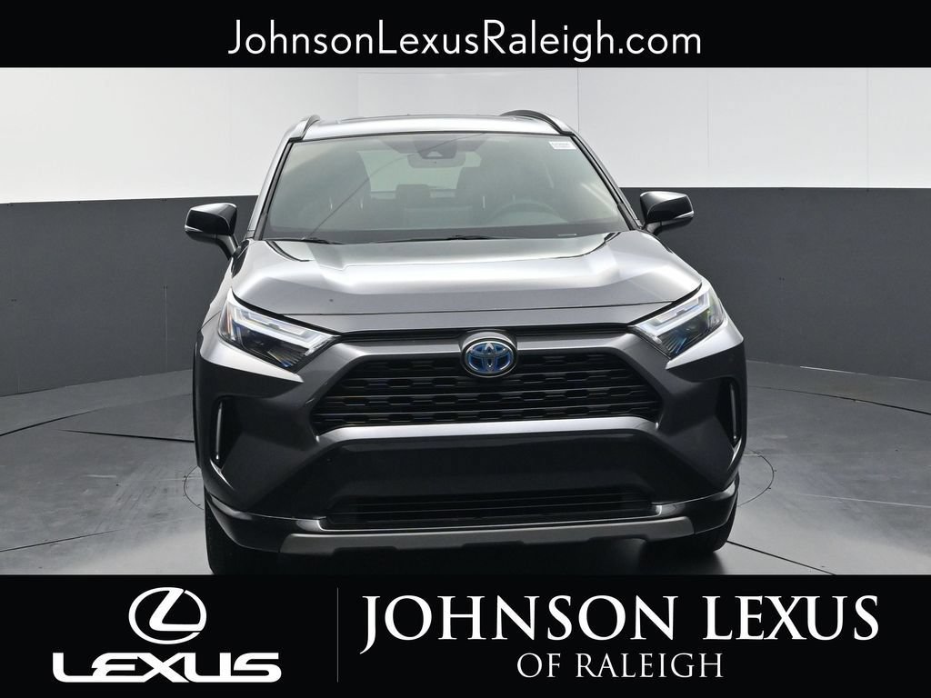 Used 2022 Toyota RAV4 XSE AWD/4WD image 4