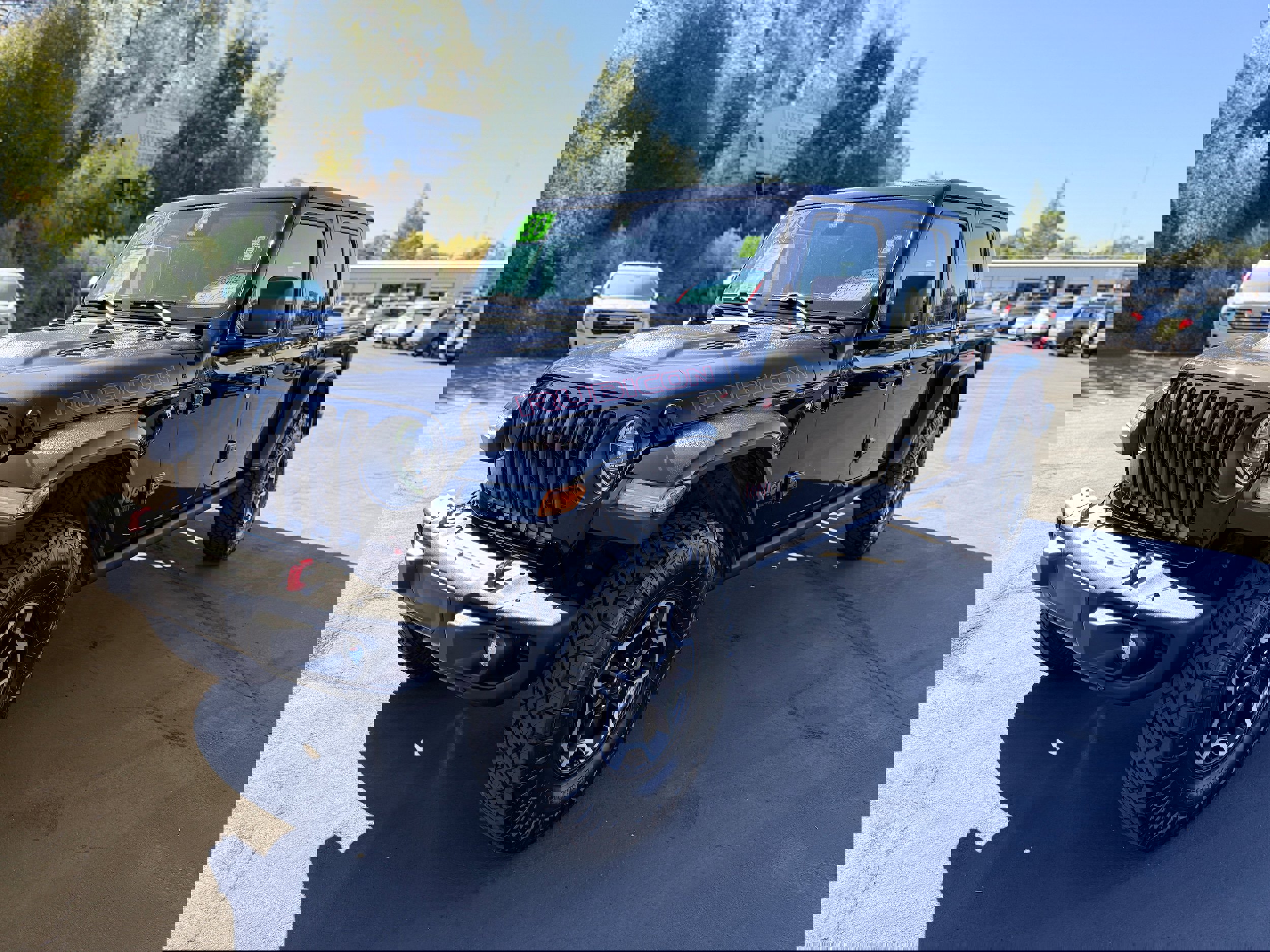 Used 2020 Jeep Gladiator Rubicon image 2