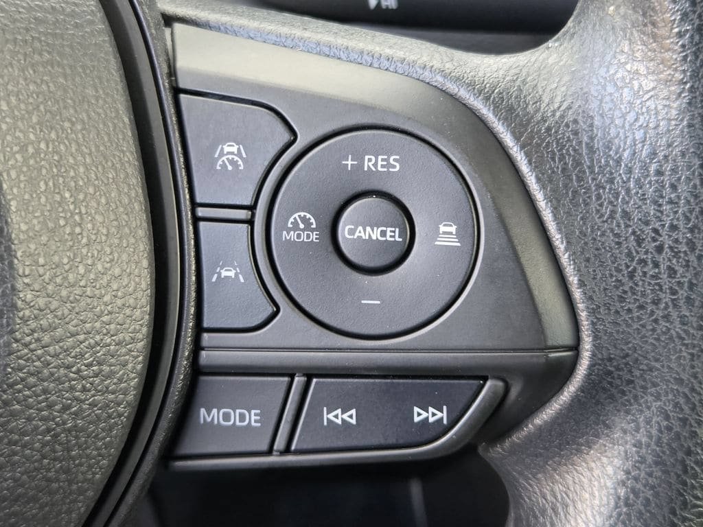 Used 2023 Toyota Corolla LE w/ LE Convenience Package FWD image 23
